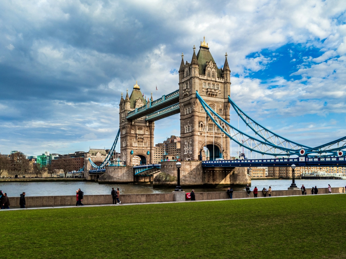 bush-o-graphy-UJiIuat1hZ0-unsplash Majesty of London